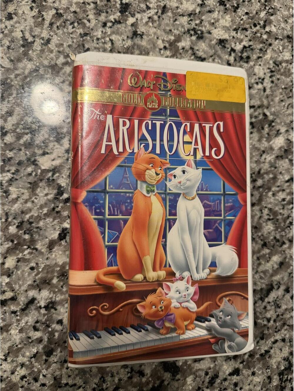The Aristocats VHS Gold Classic Collection Clamshell Vintage